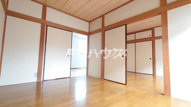 ファミリーコーポ長作の居間・リビング
