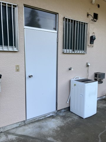 T・Aハイツの玄関|退去前につき、前回募集時のお写真です。