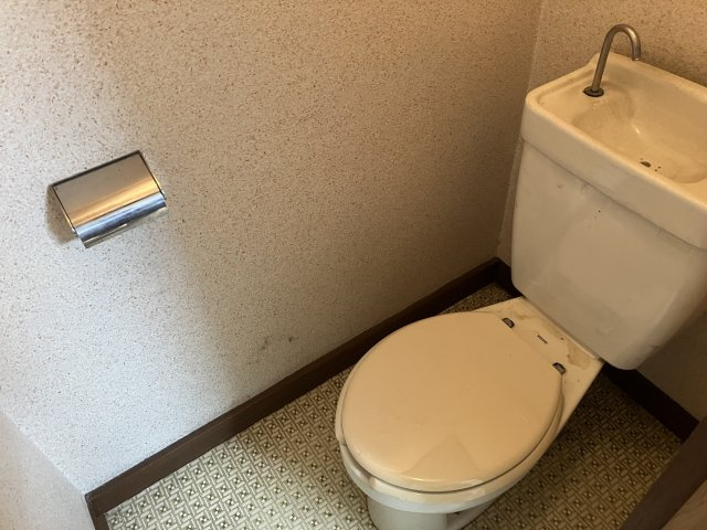 T・Aハイツのトイレ|退去前なので、別部屋のお写真となります。