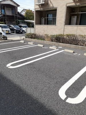 【駐車場】 | パレス　ジェリカ　Ⅲ　Ｂ | 駐車場があるので、車を買う予定の方も安心です