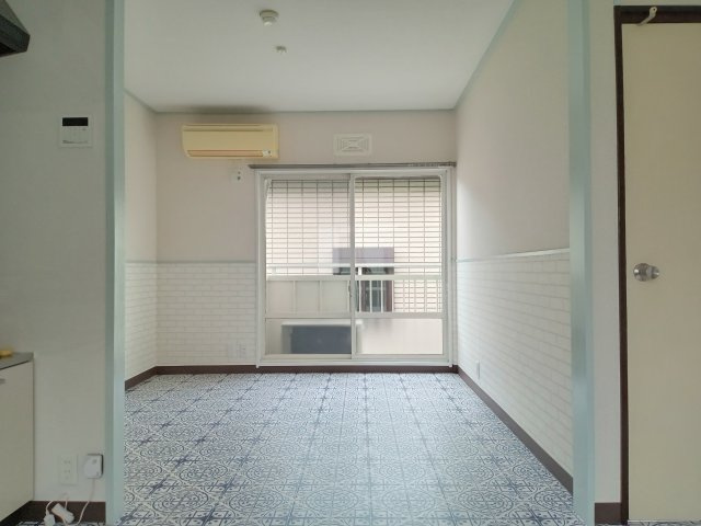 川崎市多摩区登戸のアパートの居間・リビング