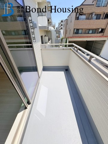 周辺買い物施設充実　王塚台9期　5号棟のバルコニー