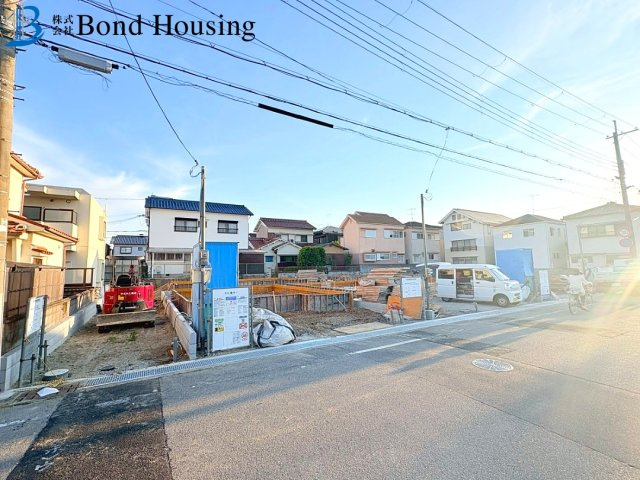 長期優良住宅の家　王塚台9期　3号棟の前面道路含む現地写真
