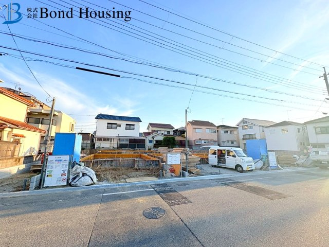 長期優良住宅の家　王塚台9期　3号棟の前面道路含む現地写真