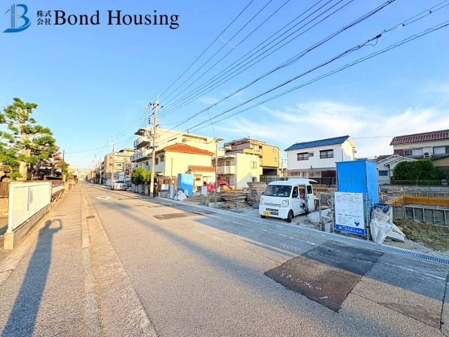 長期優良住宅の家　王塚台9期　3号棟の前面道路含む現地写真