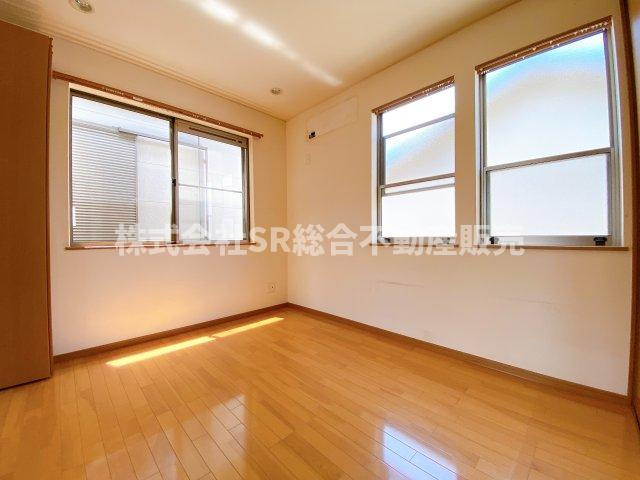 岩田町6丁目中古戸建の洋室|個人の部屋や寝室として使える洋室です