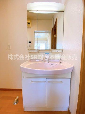 岩田町6丁目中古戸建の独立洗面台|朝の身支度には欠かせない独立洗面化粧台