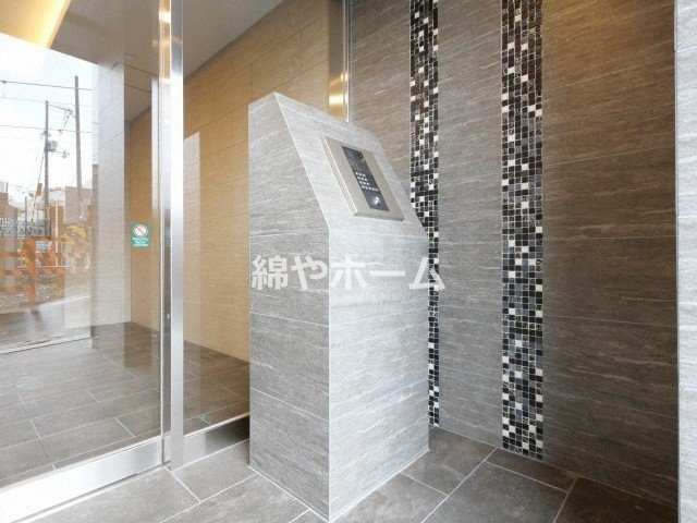 ファステート京橋バリスのエントランス|落ち着いたエントランスです