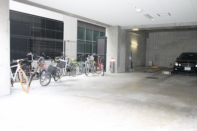 【駐車場】