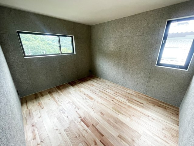 東灘区渦森台4丁目戸建の洋室|2階洋室約6.7帖です。（2025年7月現在）
