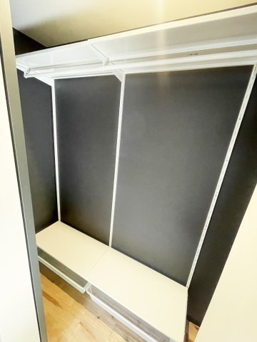 東灘区渦森台4丁目戸建の収納|洋室収納です。（2025年7月現在）