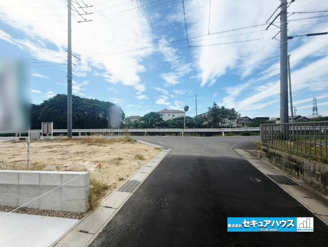 【今からご案内可能】東海市養父町八王子　全5棟の前面道路含む現地写真|事前予約にて現地ご見学いただけます！お気軽にお問い合わせください♪
■株式会社　セキュアハウス■
住宅ローンに強く、知識、経験豊富なスタッフ在籍
お客様に寄り添い、ご成約後もサポート致します。
