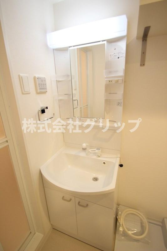 クラリッサ横浜阪東橋の独立洗面台