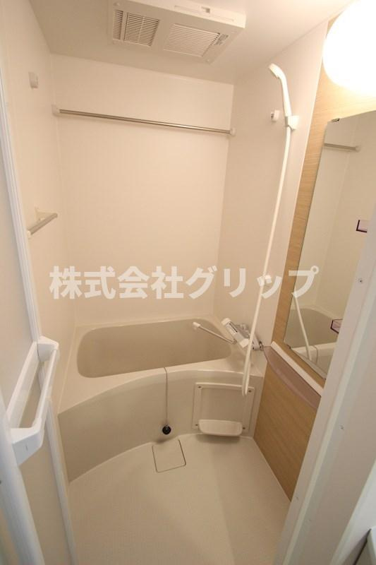 クラリッサ横浜阪東橋の浴室