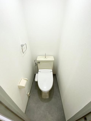 【トイレ】 | ライオンズマンション石神井公園Ａ棟 | 温水洗浄便座付きのトイレです