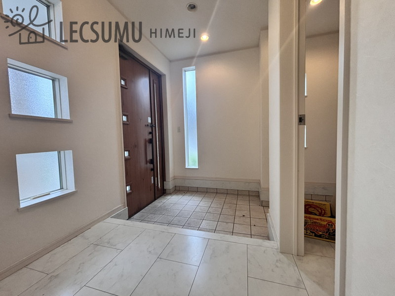 姫路市豊富町御蔭/中古戸建の玄関