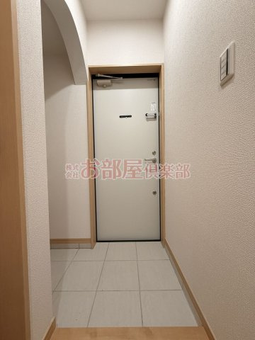 L-bloom梅満【キャッシュバック対象物件】の玄関|収納もある玄関です