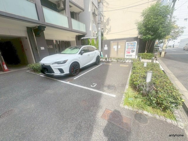 エスリード難波ステーションプラザ　仲介手数料無料の駐車場