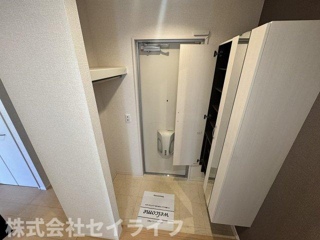 ソレイユ八尾の玄関