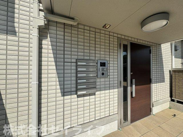 ソレイユ八尾のエントランス