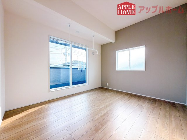 [新築住宅] 深谷市岡里 全1棟の洋室|２階居室は全室収納あり！たっぷりある収納活用でお部屋もキレイを保てます♪