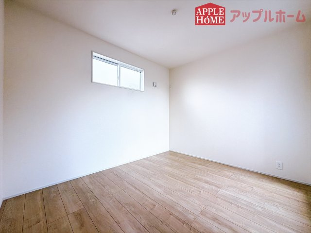[新築住宅] 深谷市岡里 全1棟の洋室|２階居室は全室収納あり！たっぷりある収納活用でお部屋もキレイを保てます♪