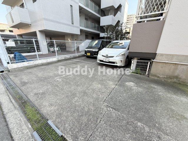 メゾンドシャンボールの駐車場