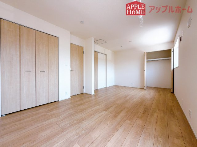 [新築住宅] 深谷市上柴町東5丁目 全1棟の洋室|２階居室は全室収納あり！たっぷりある収納活用でお部屋もキレイを保てます♪