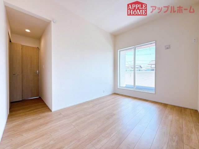 [新築住宅] 深谷市上柴町東5丁目 全1棟の洋室|２階居室は全室収納あり！たっぷりある収納活用でお部屋もキレイを保てます♪
