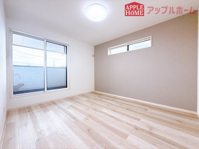 [新築住宅] 熊谷市柿沼 第2期 全3棟の洋室|２階居室は全室収納あり！たっぷりある収納活用でお部屋もキレイを保てます♪