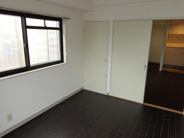石川ビルの寝室