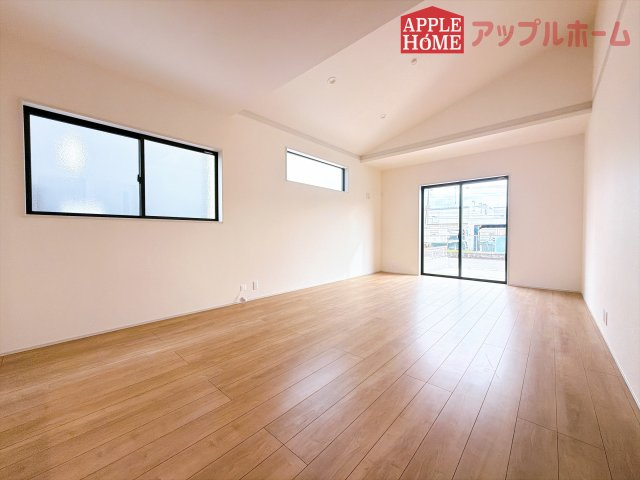 [新築住宅] 深谷市東方町 第6 全1棟の前面道路含む現地写真