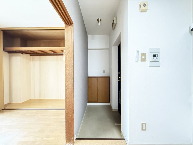 コーポハリマヤの玄関