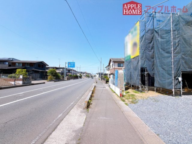 [新築住宅] 深谷市岡 第14期 全1棟の前面道路含む現地写真