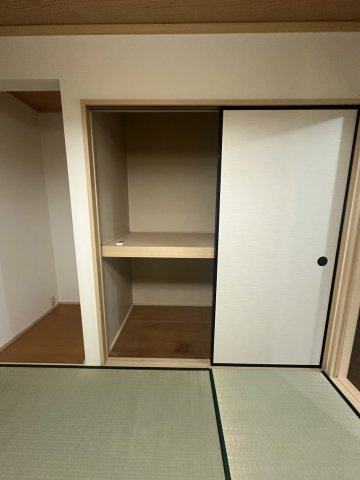 牟呂公文町18番1貸家の収納