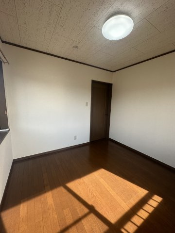 牟呂公文町18番1貸家の洋室