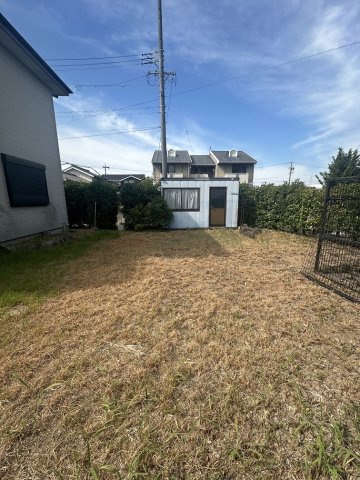 牟呂公文町18番1貸家の庭