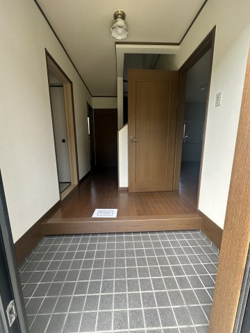 牟呂公文町18番1貸家の玄関