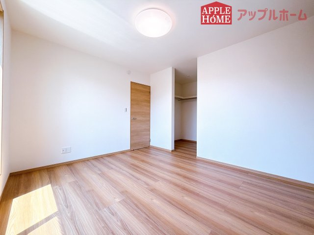 [新築住宅] 深谷市岡 第13期 全2棟の洋室|２階居室は全室収納あり！たっぷりある収納活用でお部屋もキレイを保てます♪