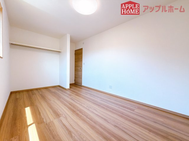 [新築住宅] 深谷市岡 第13期 全2棟の洋室|２階居室は全室収納あり！たっぷりある収納活用でお部屋もキレイを保てます♪