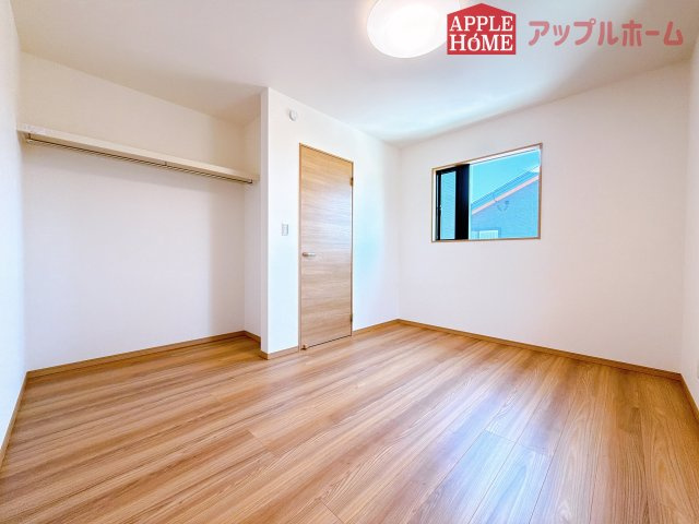[新築住宅] 深谷市岡 第13期 全2棟の洋室|２階居室は全室収納あり！たっぷりある収納活用でお部屋もキレイを保てます♪