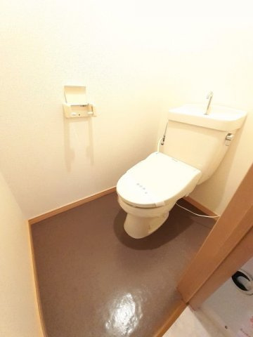 パステルハイツ２１　Ｂのトイレ|ゆったりとした空間のトイレです