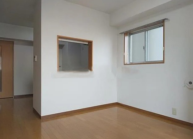 エルヴェ新宿 の洋室