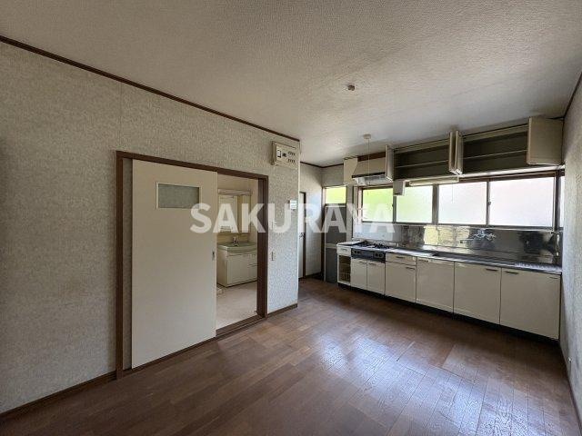 福居町貸家TKの居間・リビング