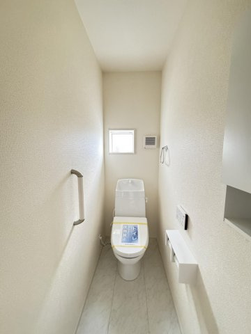 雄琴5丁目14号棟 新築戸建のトイレ