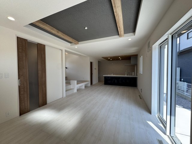 雄琴5丁目14号棟 新築戸建の居間・リビング