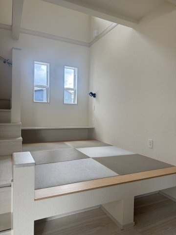 雄琴5丁目14号棟 新築戸建の居間・リビング