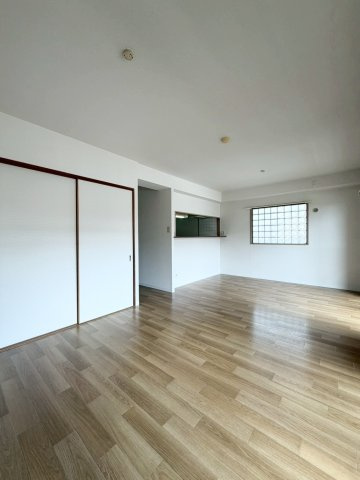 カワデンセントリックハイツの居間・リビング
