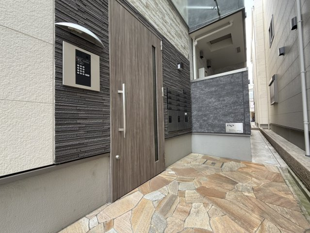 フジパレス今川駅東Ⅰ番館のエントランス