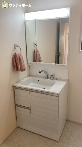越谷市北越谷　新築一戸建ての独立洗面台
